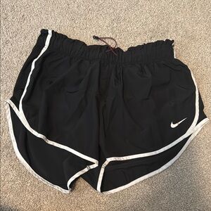 Nike Black Athletic Shorts Lightweight Performance Design
